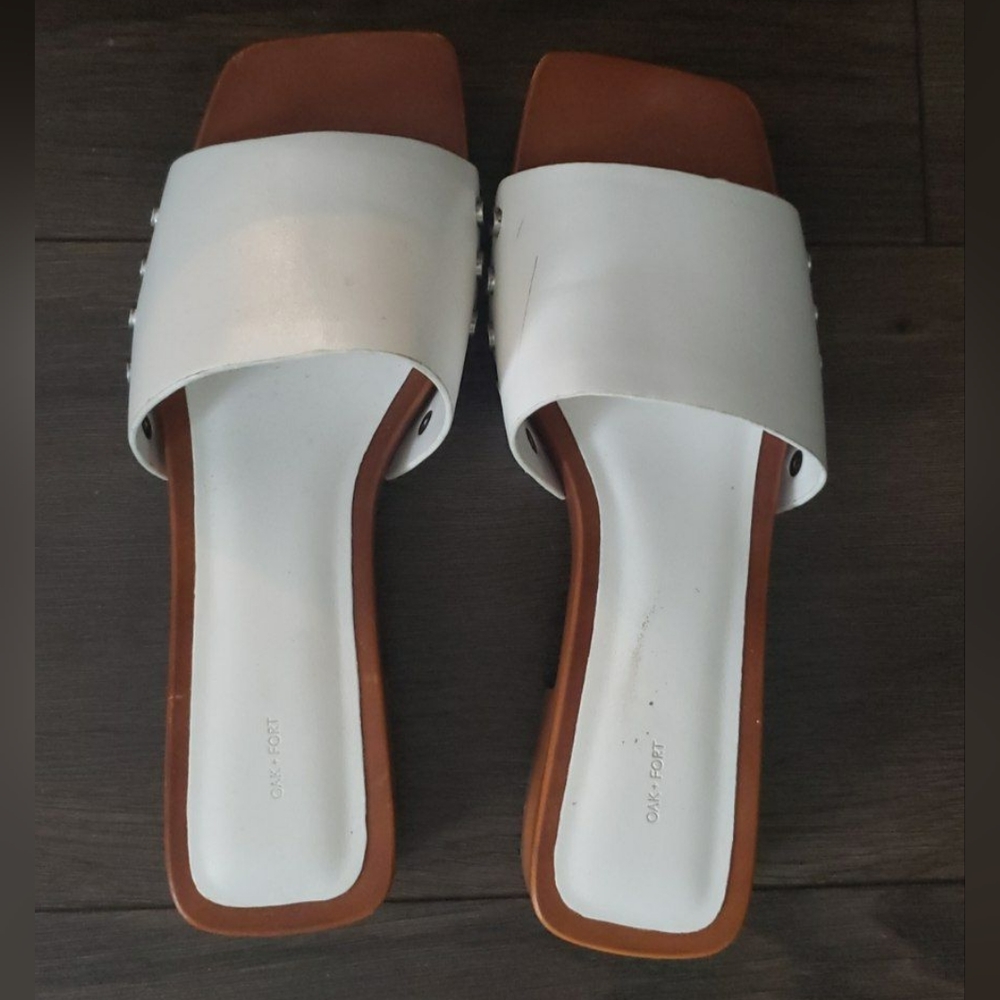Oak + Fort Wooden Clogs Sandals - Picture 2 of 10